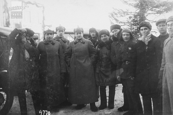Помощник начальника ГУЛАГа С.Г.Фирин на 1-м боевом пункте в день слета Международного дня женщин. 8 марта 1933 года
